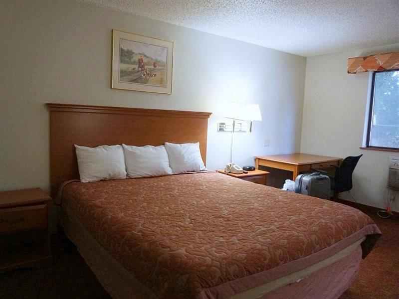 Super 8 By Wyndham Charlottesville Ngoại thất bức ảnh
