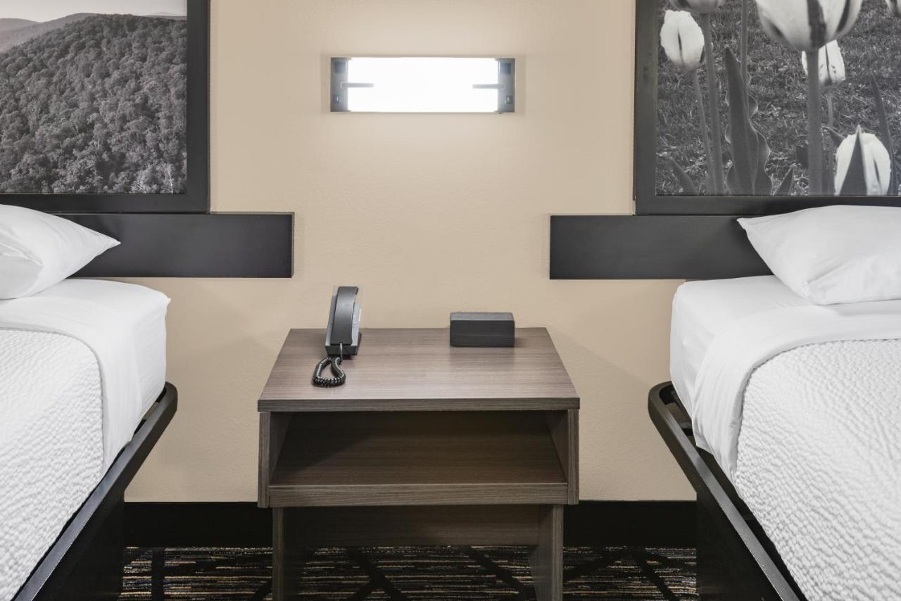 Super 8 By Wyndham Charlottesville Ngoại thất bức ảnh
