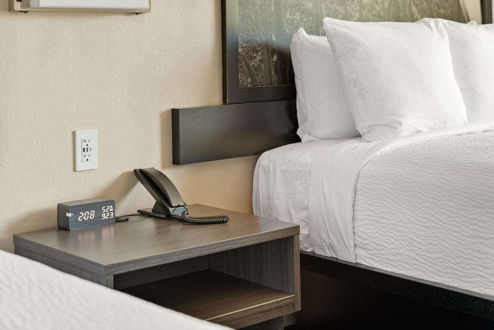 Super 8 By Wyndham Charlottesville Ngoại thất bức ảnh